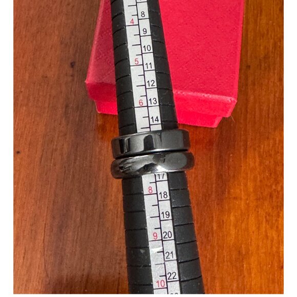 Magnetic Hematite Rings 2 Piece Set Sizes 6.5 & 7 NEW - Picture 8 of 9